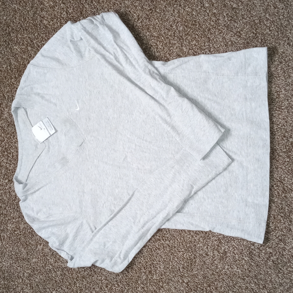 Nike V Neck Long Sleeve Tee